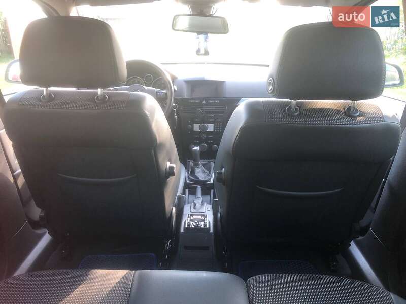 Универсал Opel Astra 2010 в Луцке