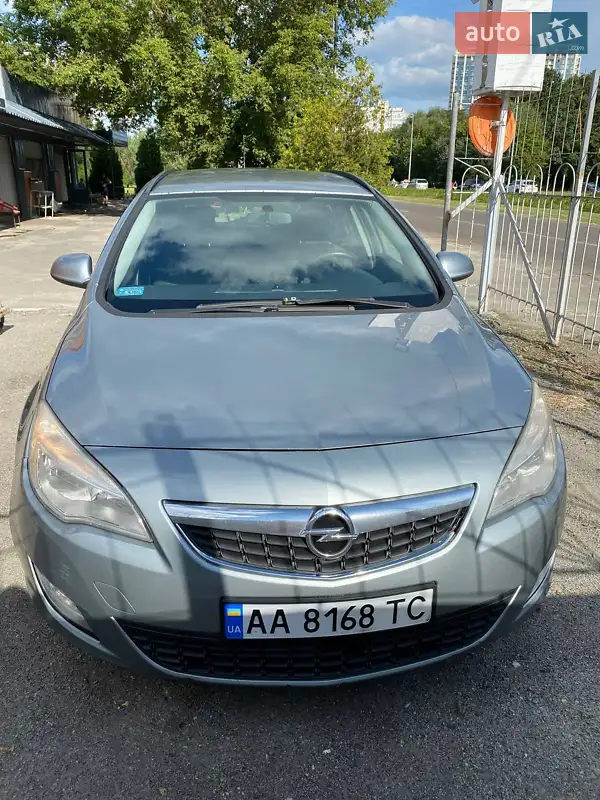 Opel Astra 2012