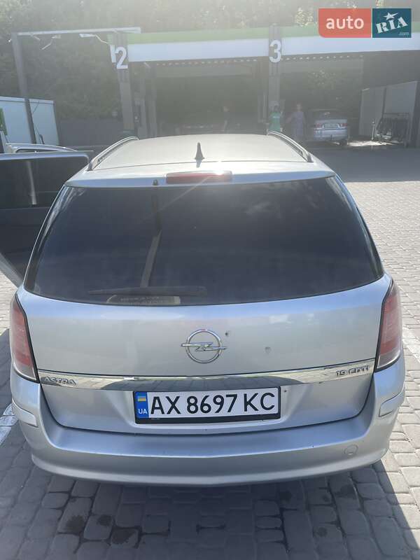 Універсал Opel Astra 2006 в Харкові
