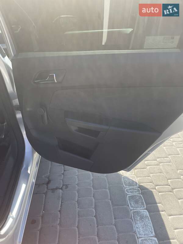 Універсал Opel Astra 2006 в Харкові