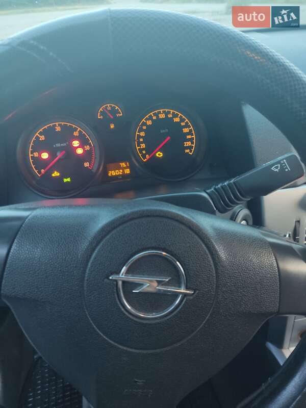 Универсал Opel Astra 2011 в Бережанах