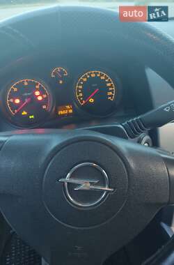 Универсал Opel Astra 2011 в 