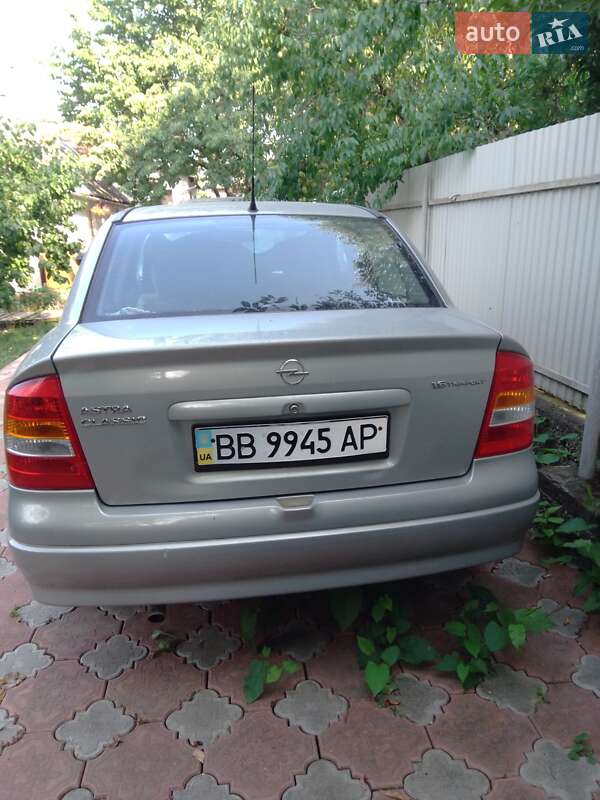 Седан Opel Astra 2007 в Береговому