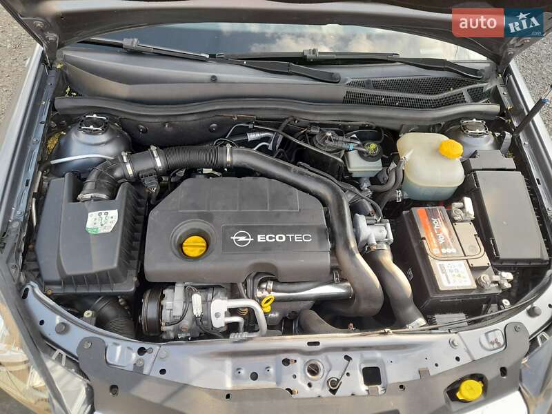 Універсал Opel Astra 2004 в Києві