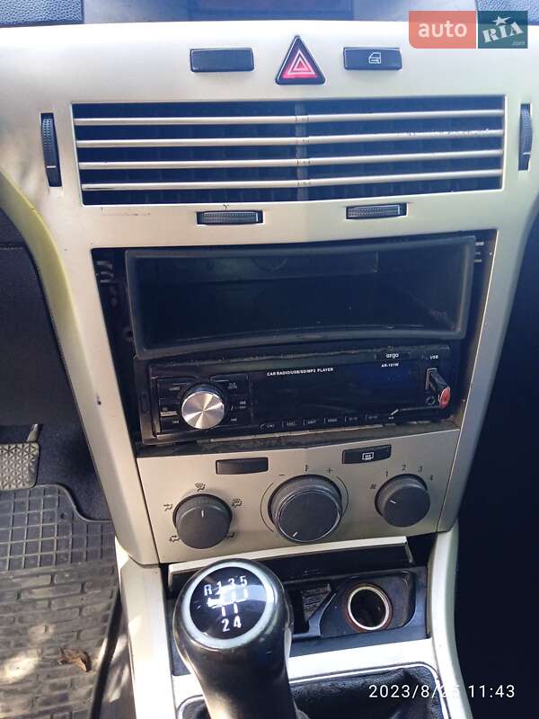 Хэтчбек Opel Astra 2008 в Стрые