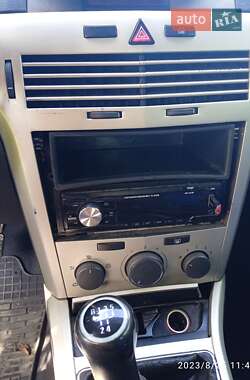 Хетчбек Opel Astra 2008 в 