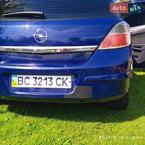 Хэтчбек Opel Astra 2008 в Стрые