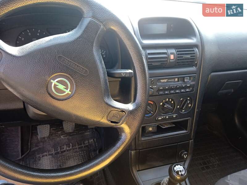 Універсал Opel Astra 1998 в Житомирі