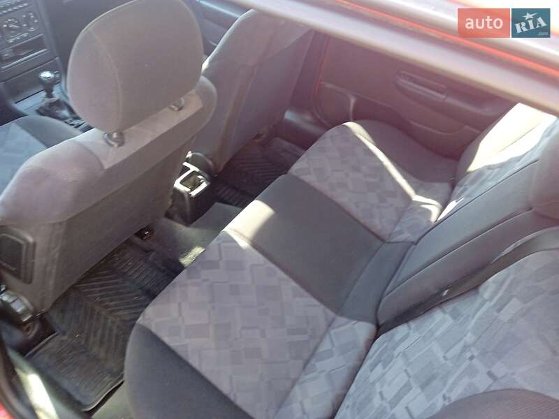 Універсал Opel Astra 1998 в Житомирі
