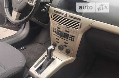 Купе Opel Astra 2008 в Тернополе