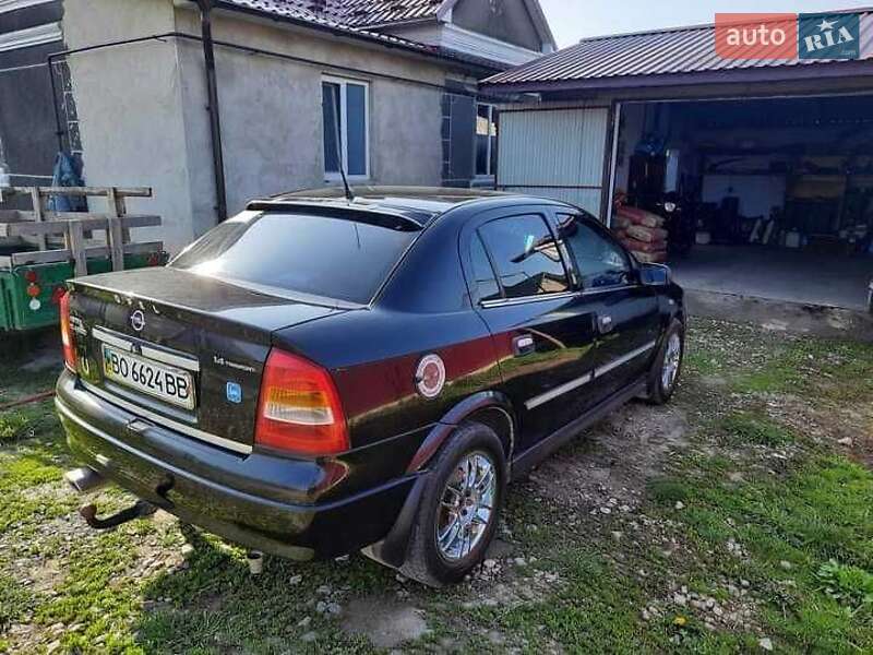 Седан Opel Astra 2006 в Чорткове