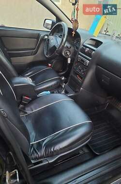 Седан Opel Astra 2006 в Чорткові