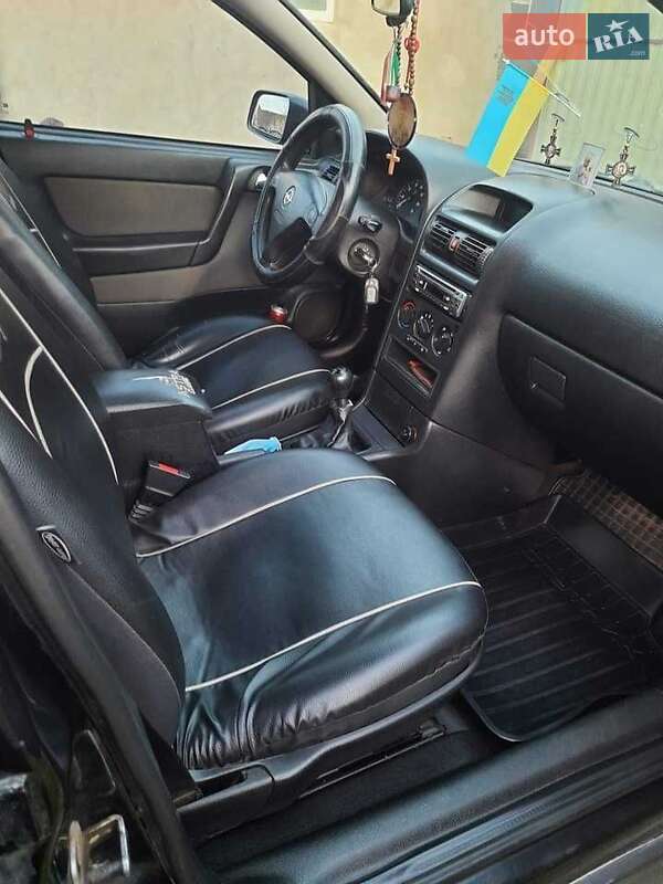 Седан Opel Astra 2006 в Чорткове