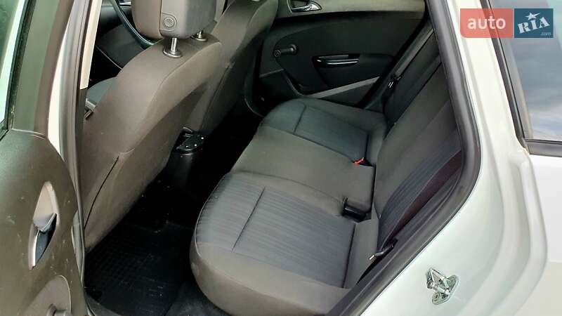 Універсал Opel Astra 2011 в Калуші