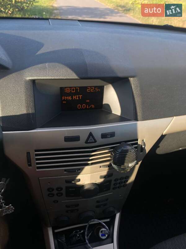 Универсал Opel Astra 2008 в Ровно