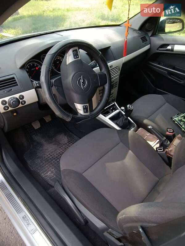 Хэтчбек Opel Astra 2008 в Покровске фото 6 Хэтчбек Opel Astra 2008 в Покровске