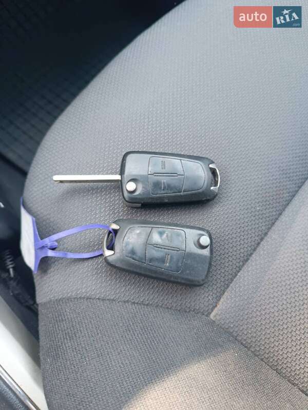 Хэтчбек Opel Astra 2008 в Покровске фото 19 Хэтчбек Opel Astra 2008 в Покровске