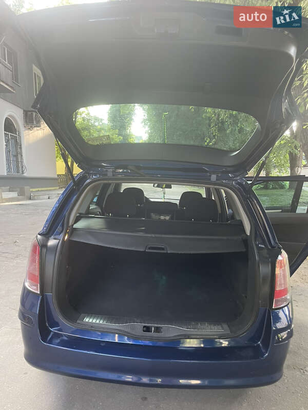 Универсал Opel Astra 2008 в Каменском