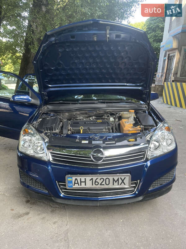 Универсал Opel Astra 2008 в Каменском