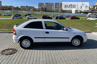 Хэтчбек Opel Astra 2000 в Львове