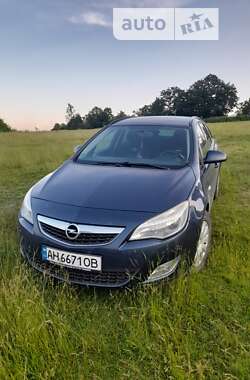 Універсал Opel Astra 2011 в Кременчуці
