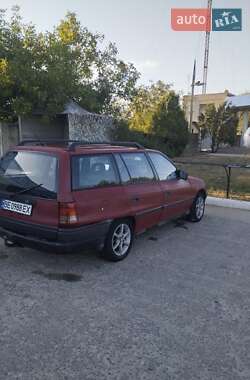 Универсал Opel Astra 1993 в Вознесенске