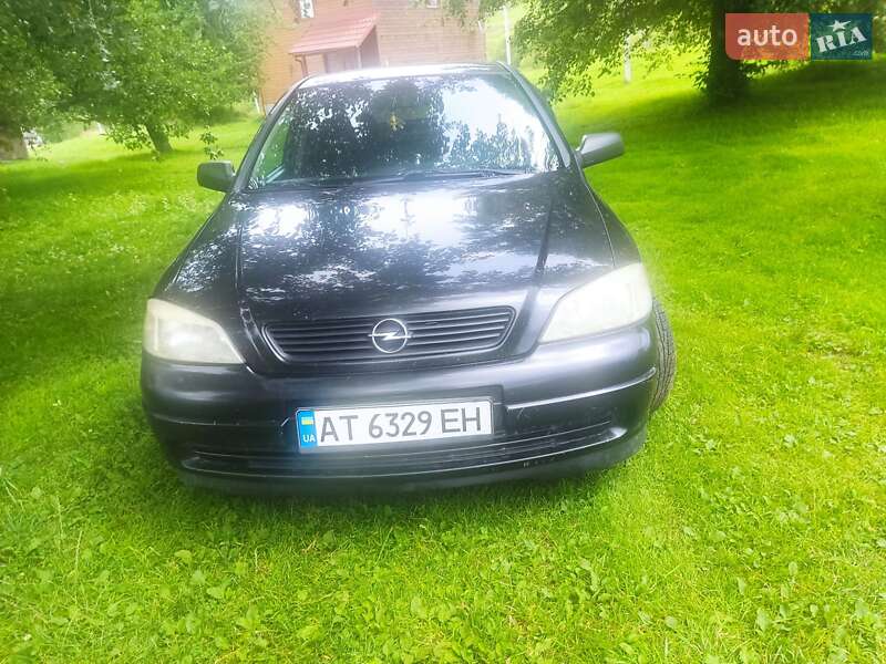 Седан Opel Astra 2006 в Сколе