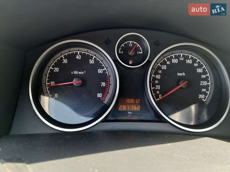 Універсал Opel Astra 2005 в Ужгороді