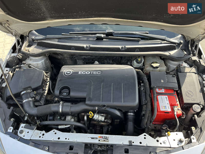 Универсал Opel Astra 2013 в Дрогобыче