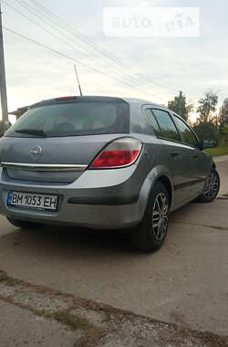 Хэтчбек Opel Astra 2004 в 