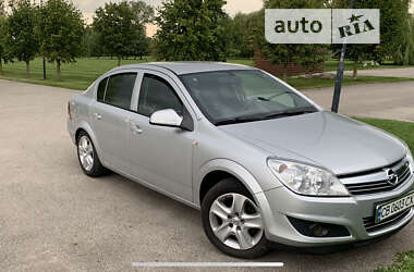 Седан Opel Astra 2011 в Полтаве