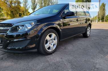 Универсал Opel Astra 2011 в 