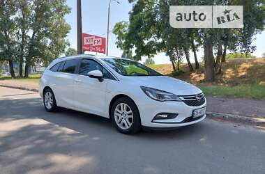 Универсал Opel Astra 2017 в Киеве