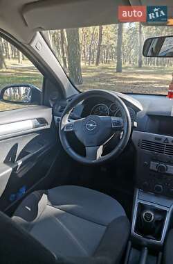 Хэтчбек Opel Astra 2006 в Сумах