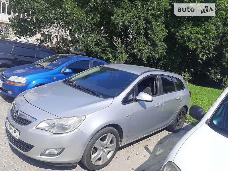Универсал Opel Astra 2011 в Львове