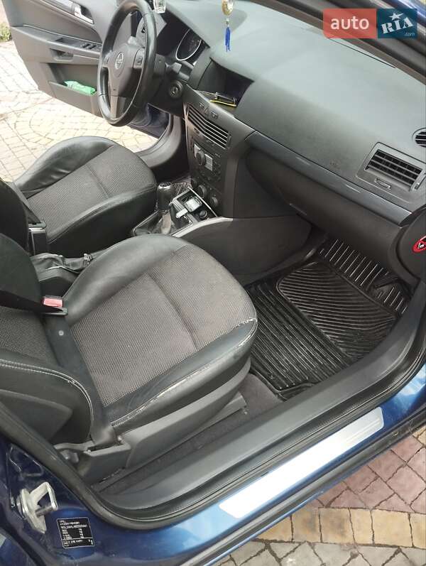 Хетчбек Opel Astra 2004 в Шумську