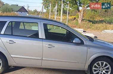 Универсал Opel Astra 2005 в Черновцах