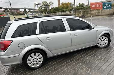 Универсал Opel Astra 2005 в 