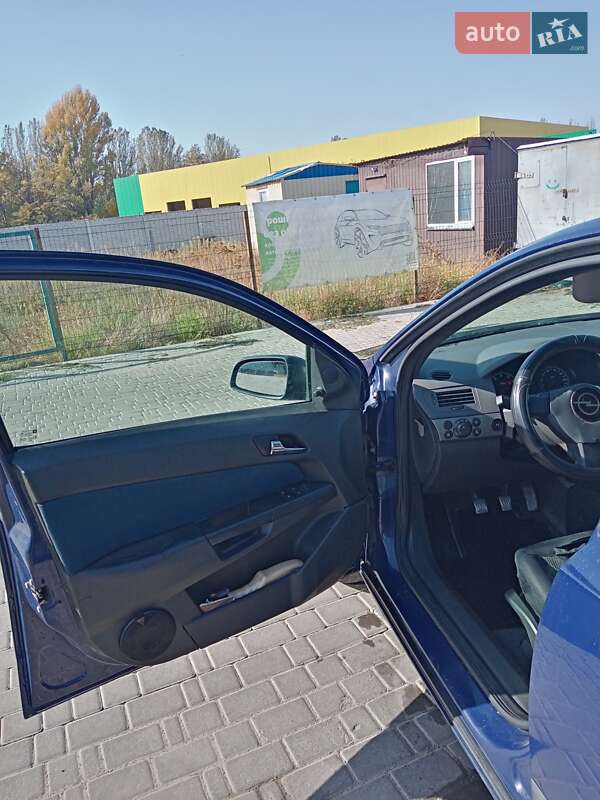 Хэтчбек Opel Astra 2006 в Херсоне
