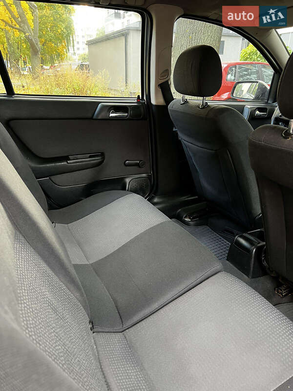Универсал Opel Astra 2004 в Киеве