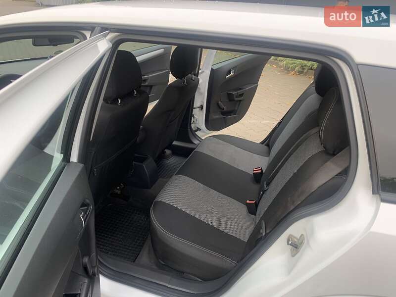 Универсал Opel Astra 2009 в Белой Церкви