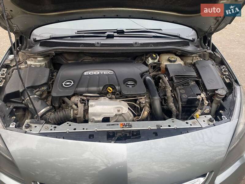 Универсал Opel Astra 2014 в Покровске