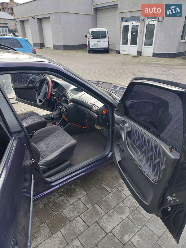 Універсал Opel Astra 1995 в Івано-Франківську