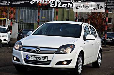 Хетчбек Opel Astra 2013 в Черкасах