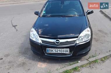 Универсал Opel Astra 2008 в Ровно