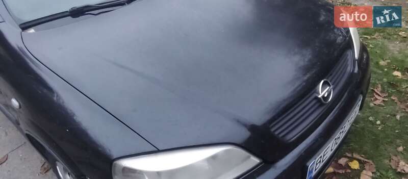 Седан Opel Astra 2006 в Вознесенске