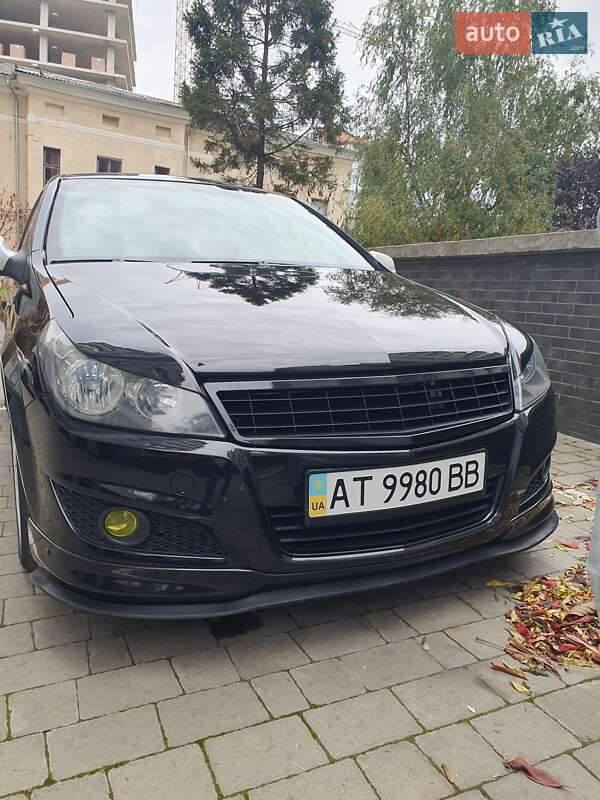 Хэтчбек Opel Astra 2011 в Ивано-Франковске
