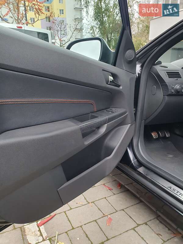 Хэтчбек Opel Astra 2011 в Ивано-Франковске