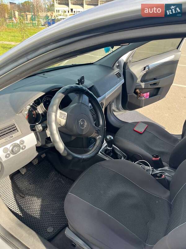 Хетчбек Opel Astra 2005 в Івано-Франківську