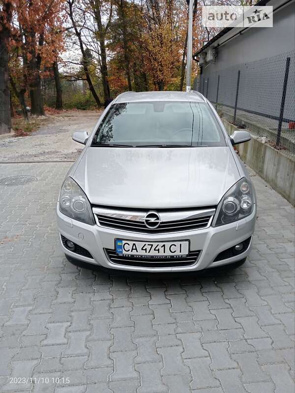 Универсал Opel Astra 2008 в Львове